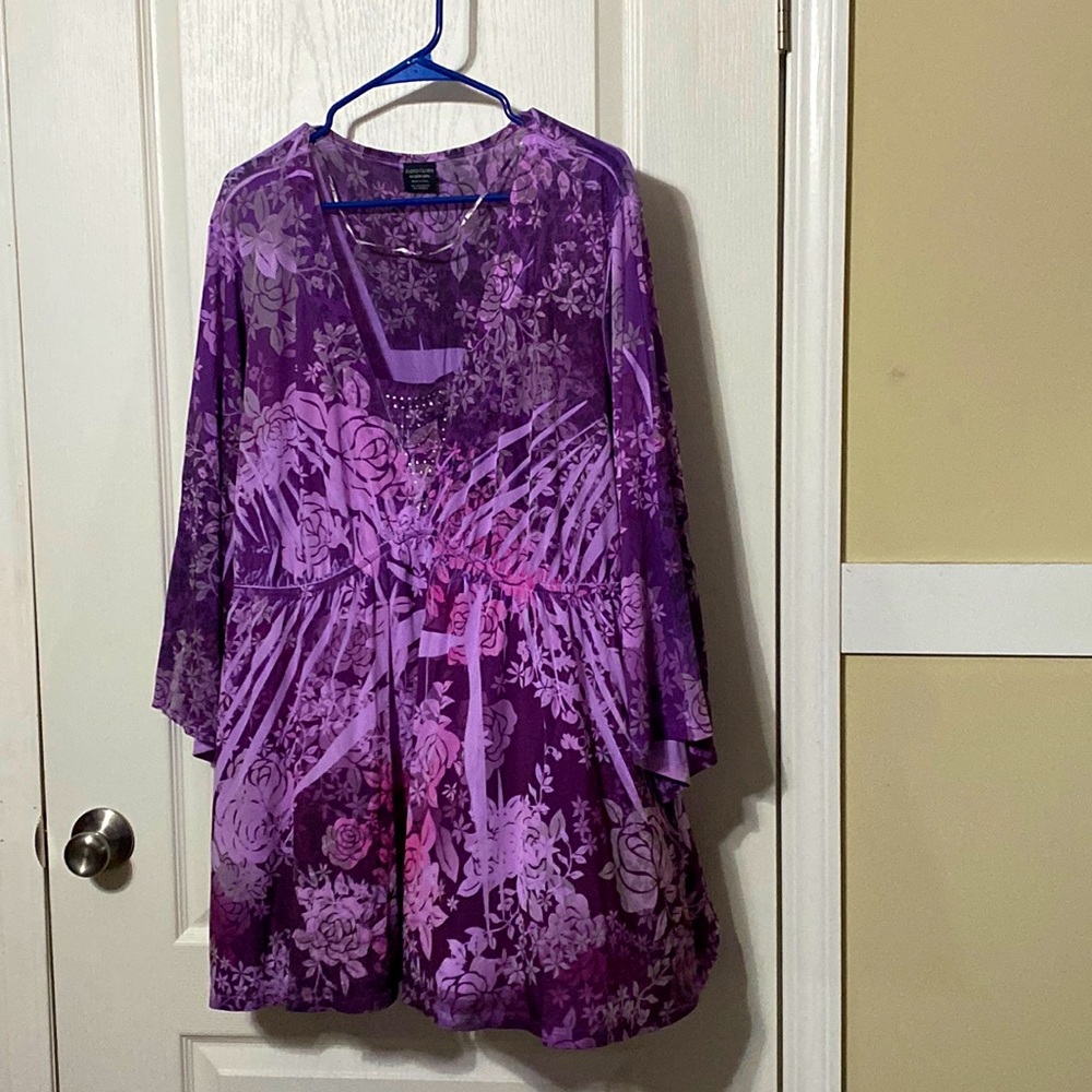 Faded Glory Women’s Plus Size Baby Doll type shirt.